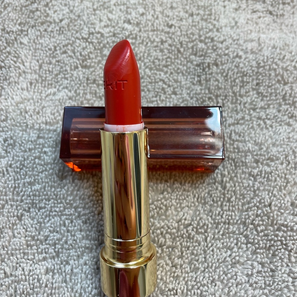 Merit Signature Lip